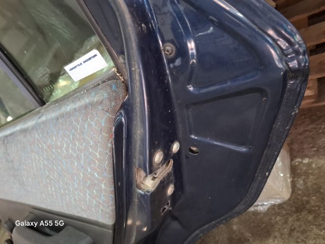 bontott FORD FIESTA III Jobb hátsó Ajtó (Részeivel)