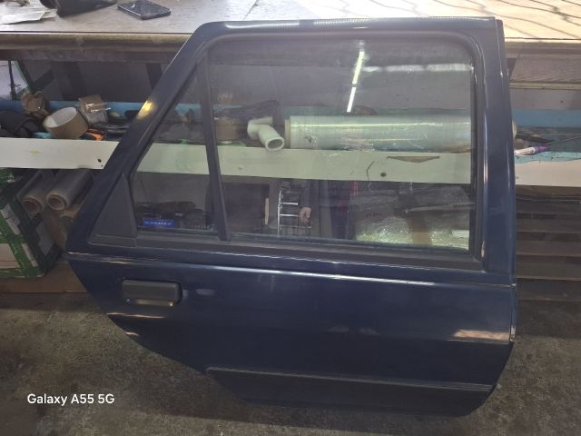 bontott FORD FIESTA III Jobb hátsó Ajtó (Részeivel)