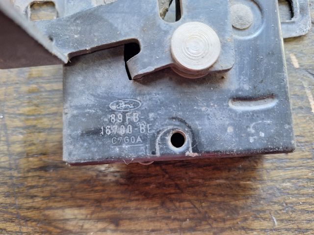 bontott FORD FIESTA III Motorháztető Zárszerkezet