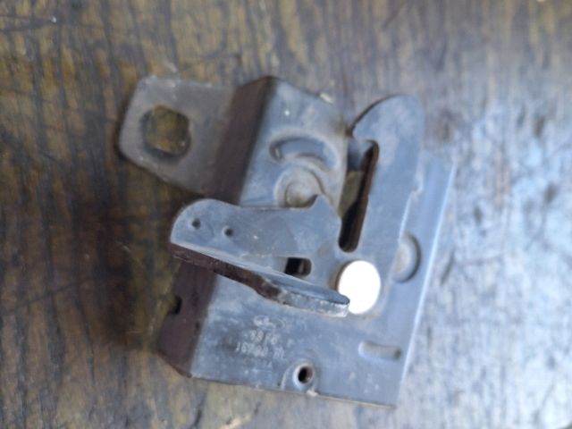 bontott FORD FIESTA III Motorháztető Zárszerkezet