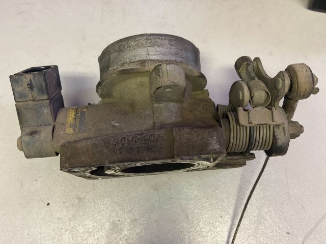 bontott FORD FIESTA IV Fojtószelep (Mechanikus)