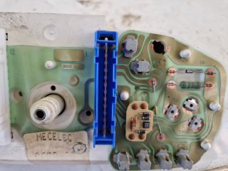 bontott FORD FIESTA IV Kilométeróra