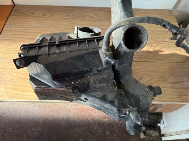 bontott FORD FIESTA IV Légszűrő Ház