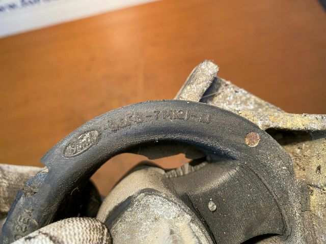 bontott FORD FIESTA IV Motor Tartó Bak (Fém)