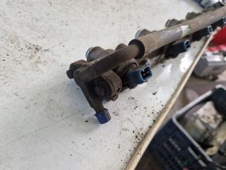 bontott FORD FIESTA IV Porlasztó Sor / Híd