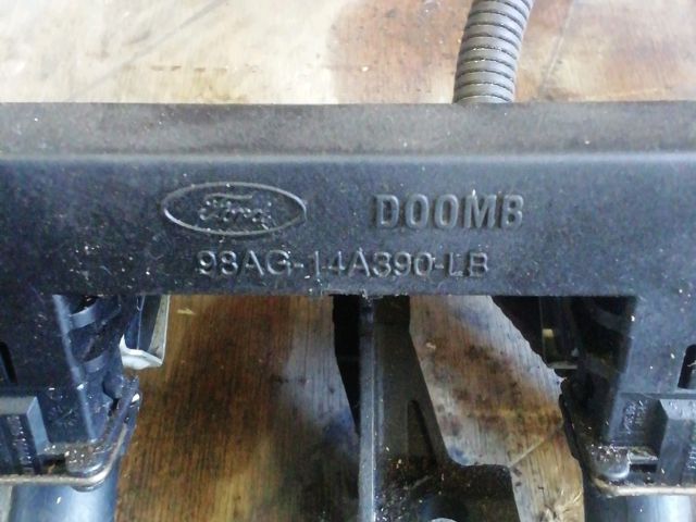 bontott FORD FIESTA IV Porlasztó Sor / Híd