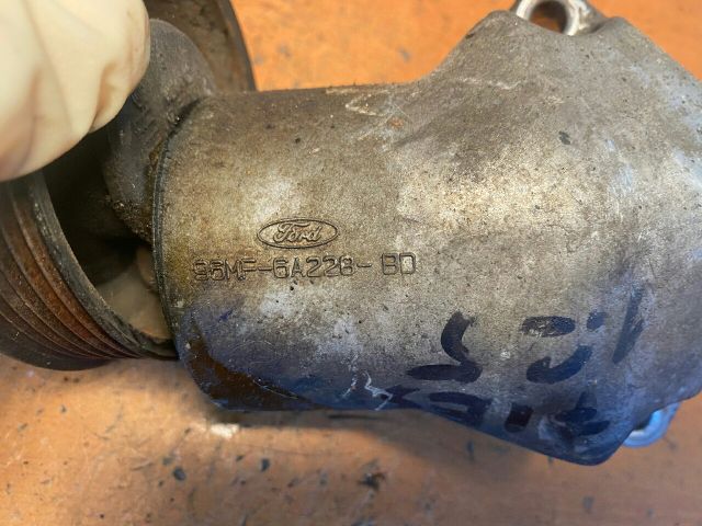 bontott FORD FIESTA IV Szíjfeszítő Görgő