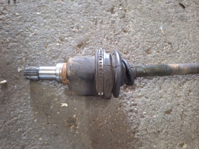 bontott FORD FIESTA IV Bal Féltengely