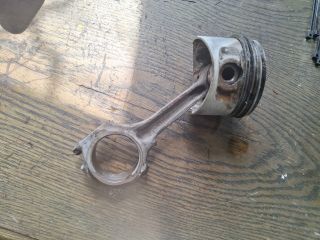 bontott FORD FIESTA IV Dugattyú és Hajtókar