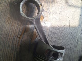 bontott FORD FIESTA IV Dugattyú és Hajtókar