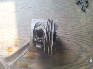 bontott FORD FIESTA IV Dugattyú és Hajtókar