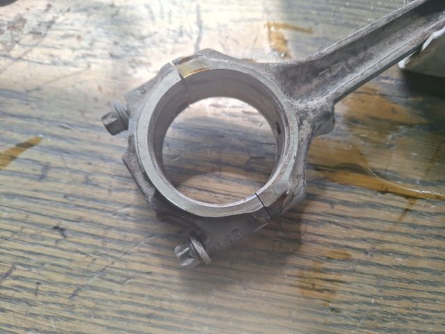 bontott FORD FIESTA IV Dugattyú és Hajtókar