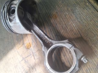 bontott FORD FIESTA IV Dugattyú és Hajtókar