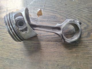 bontott FORD FIESTA IV Dugattyú és Hajtókar