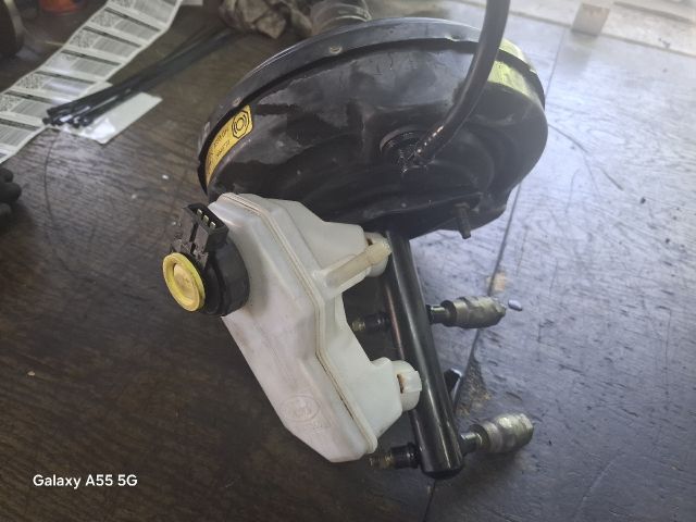 bontott FORD FIESTA IV Fékrásegítő