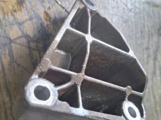 bontott FORD FIESTA IV Generátor Tartó Bak