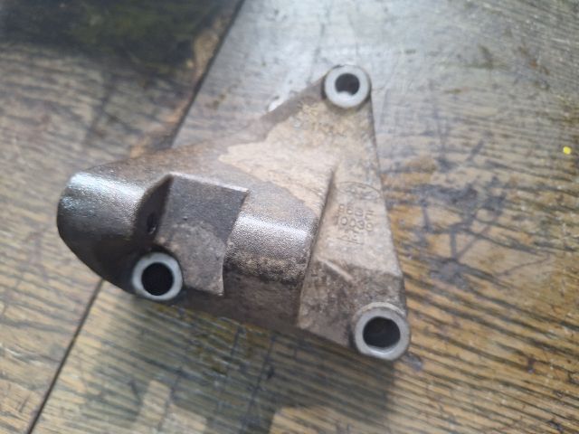 bontott FORD FIESTA IV Generátor Tartó Bak