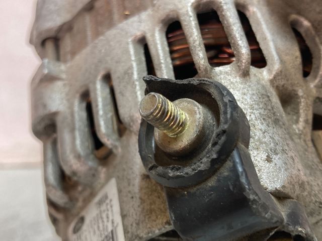 bontott FORD FIESTA IV Generátor