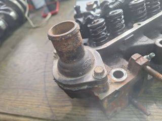 bontott FORD FIESTA IV Hengerfej