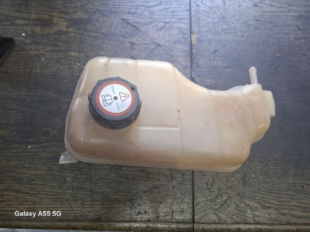 bontott FORD FIESTA IV Kiegyenlítő Tartály