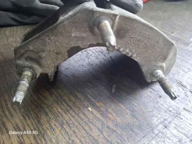 bontott FORD FIESTA IV Motor Tartó Bak (Fém)