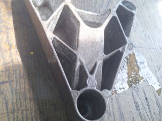 bontott FORD FIESTA IV Motor Tartó Bak (Fém)