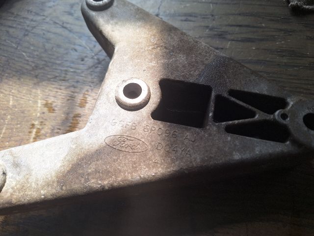 bontott FORD FIESTA IV Motor Tartó Bak (Fém)