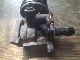 bontott FORD FIESTA IV Olajszivattyú