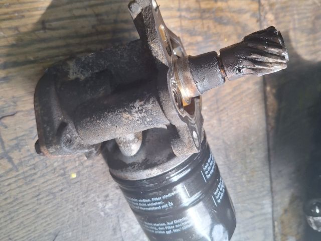 bontott FORD FIESTA IV Olajszivattyú