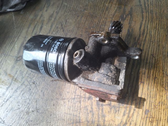 bontott FORD FIESTA IV Olajszivattyú