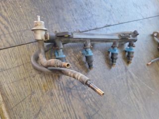 bontott FORD FIESTA IV Porlasztó Sor / Híd