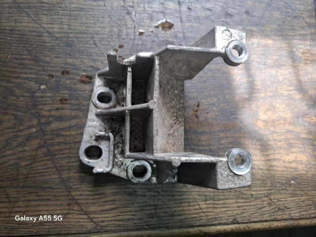 bontott FORD FIESTA IV Váltó Tartó Bak (Pozíciófüggetlen)