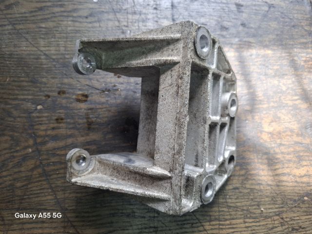 bontott FORD FIESTA IV Váltó Tartó Bak (Pozíciófüggetlen)