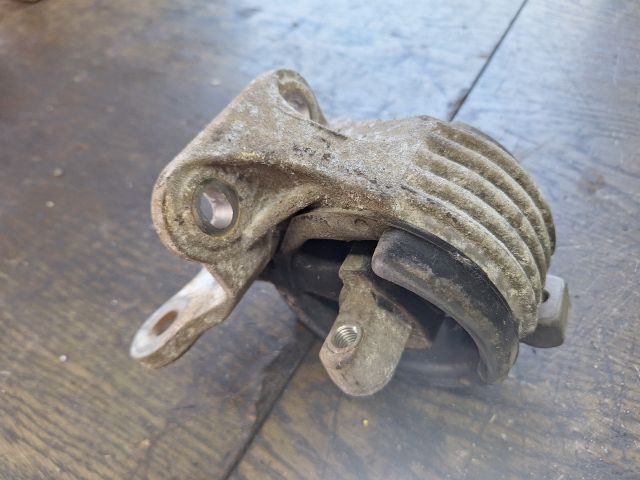 bontott FORD FIESTA IV Váltó Tartó Bak (Pozíciófüggetlen)