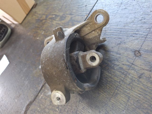 bontott FORD FIESTA IV Váltó Tartó Bak (Pozíciófüggetlen)