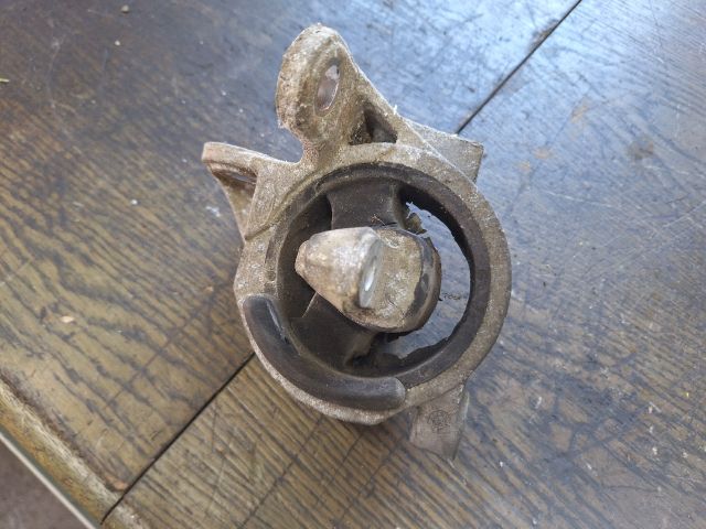 bontott FORD FIESTA IV Váltó Tartó Bak (Pozíciófüggetlen)