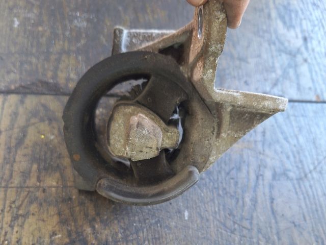 bontott FORD FIESTA IV Váltó Tartó Bak (Pozíciófüggetlen)