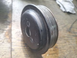 bontott FORD FIESTA IV Vízpumpa Szíjtárcsa