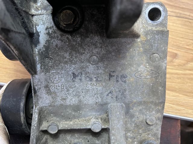 bontott FORD FIESTA IV Szíjfeszítő Görgő