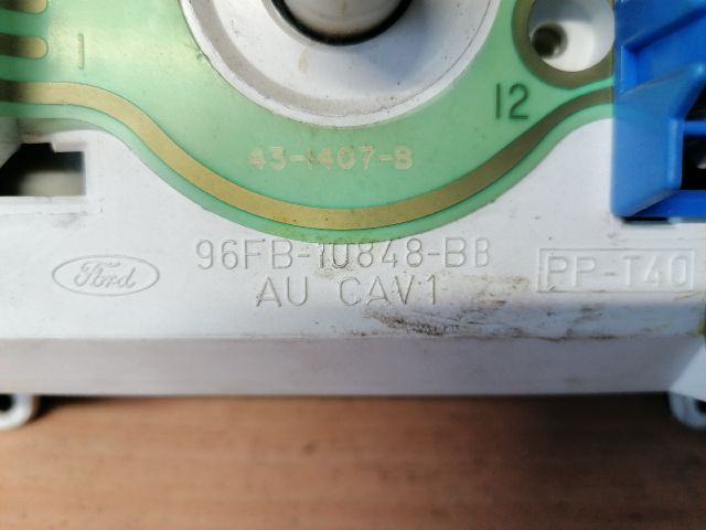 bontott FORD FIESTA IV Kilométeróra