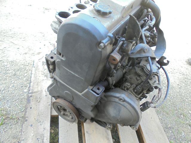 bontott FORD FIESTA IV Motor (Fűzött blokk hengerfejjel)