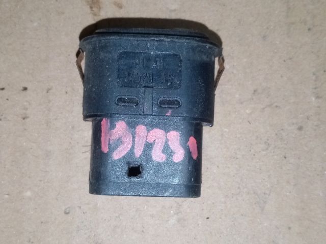 bontott FORD FIESTA IV Ablakemelő Kapcsoló (Pozíciófüggetlen)