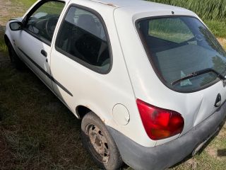 bontott FORD FIESTA IV Bal első Dobbetét (Kerékjárati, Műanyag)