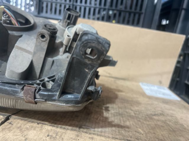 bontott FORD FIESTA IV Bal Fényszóró