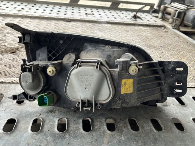 bontott FORD FIESTA IV Bal Fényszóró