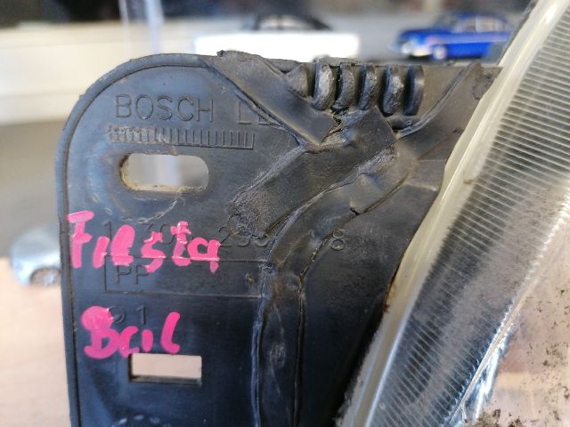bontott FORD FIESTA IV Bal Fényszóró