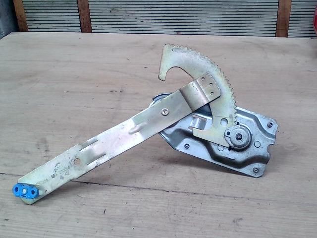 bontott FORD FIESTA IV Bal hátsó Ablakemelő Szerkezet (Mechanikus)