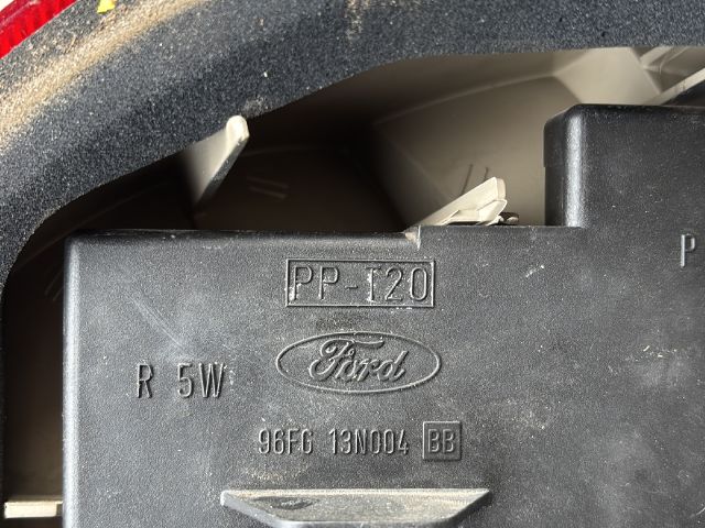 bontott FORD FIESTA IV Bal Hátsó Lámpa