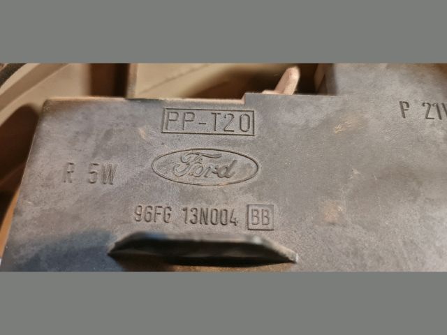 bontott FORD FIESTA IV Bal Hátsó Lámpa