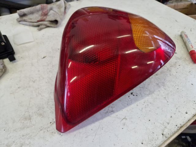 bontott FORD FIESTA IV Bal Hátsó Lámpa